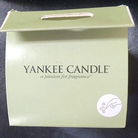 Yankee Candle Home Fragrance Sage & Citrus Scent - Picture 5 of 10